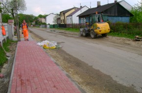 Budowa chodnika w miejscowości Widzów